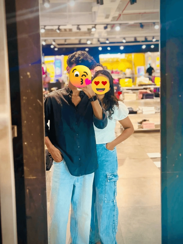 689b6bd127573_MirrorSelfie-2025-11-09-07-03-50