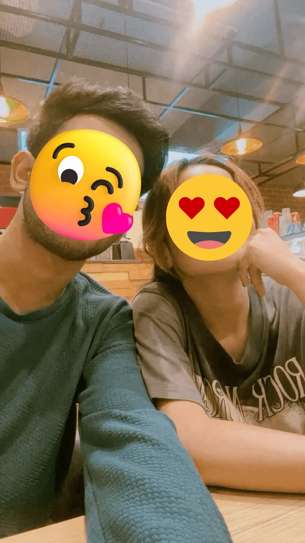 689b6be9cc2f3_Cafepose-2025-11-09-07-03-50